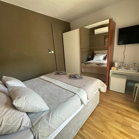 Bonbon Room And Apartment Zadar Bagian luar foto
