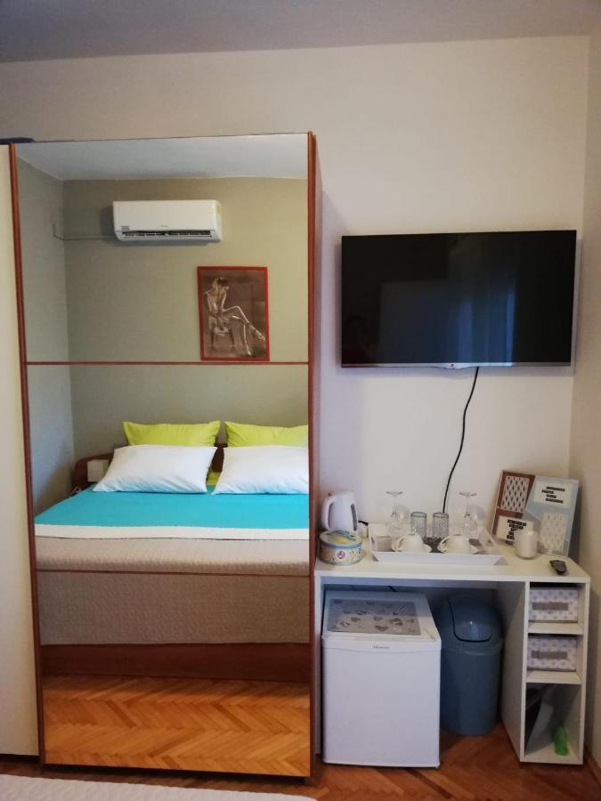 Bonbon Room And Apartment Zadar Bagian luar foto