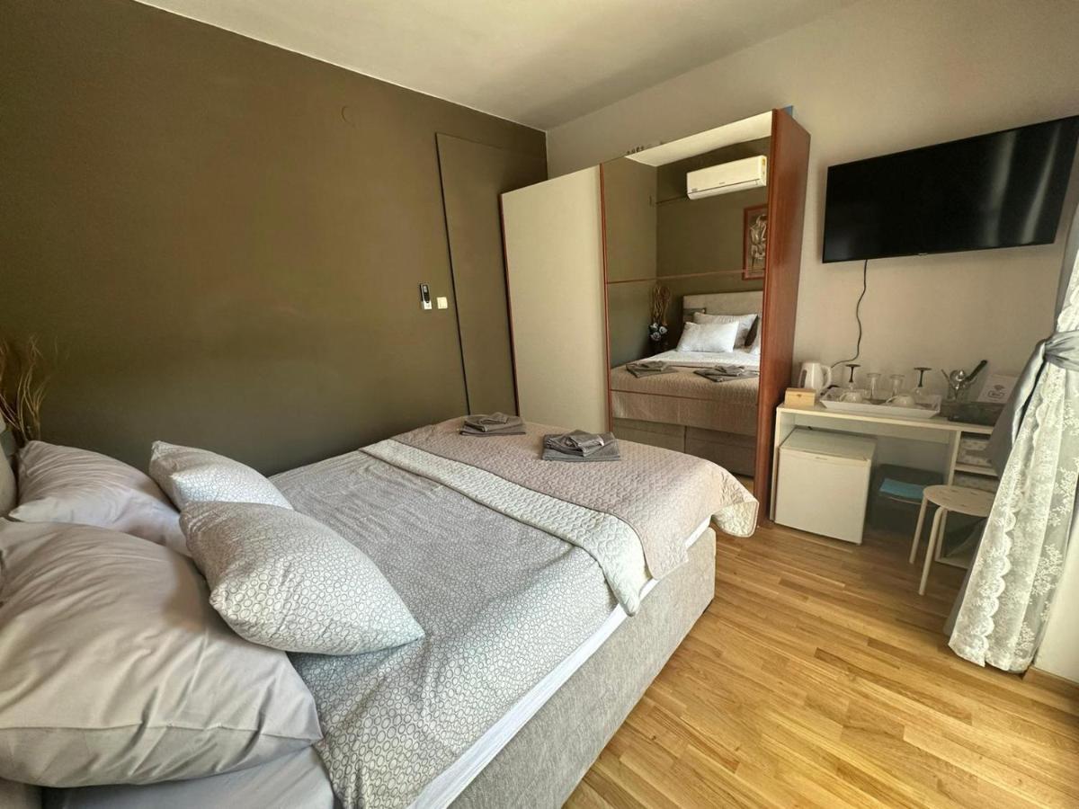 Bonbon Room And Apartment Zadar Bagian luar foto