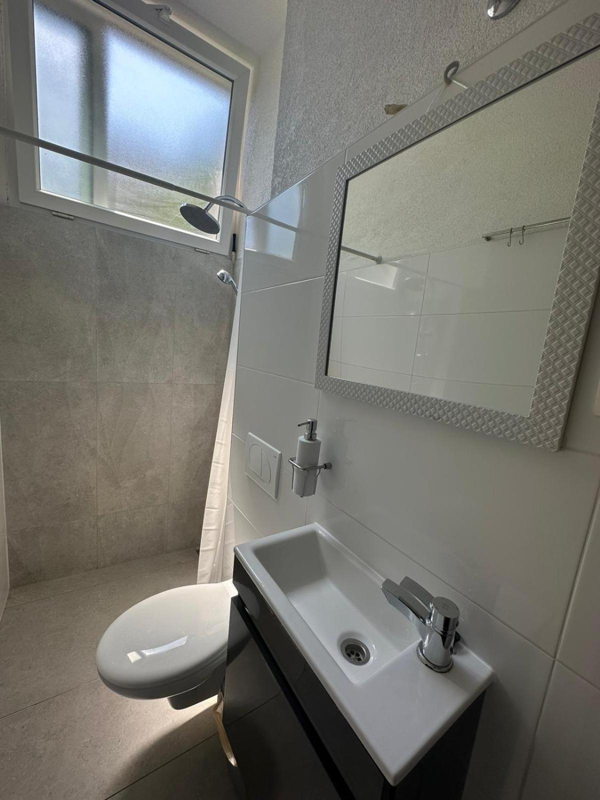Bonbon Room And Apartment Zadar Bagian luar foto
